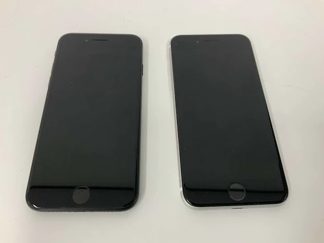 Apple - iphone se(2020) 2nd gen 64gb black/white (2x) - afbeelding 2 van  3