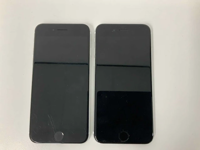 Apple - iphone se(2020) 2nd gen 64gb white (2x) - afbeelding 2 van  3