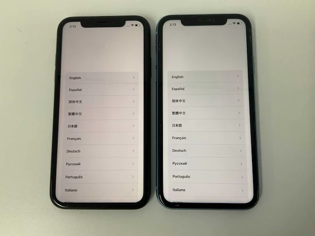 Apple - iphone xr 64gb black/blue (2x) - afbeelding 1 van  3