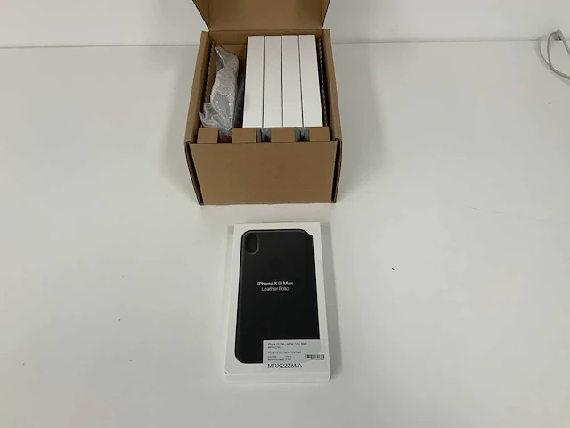 Apple - iphone xs max leather folio, black - mrx22zm/a (5x) - afbeelding 1 van  3