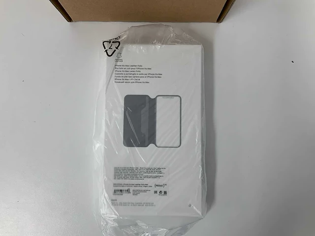Apple - iphone xs max leather folio red - mrx32zm/a (6x) - afbeelding 2 van  3