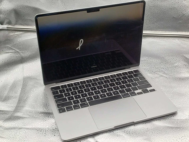 Apple - macbook air m2 - laptop - afbeelding 1 van  8