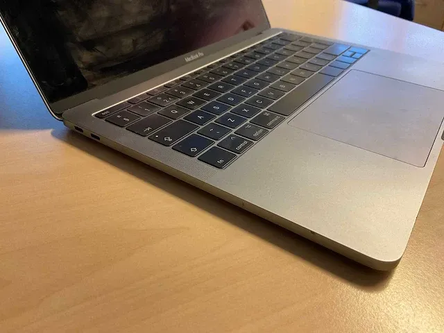 Apple - macbook pro - laptop - afbeelding 3 van  6