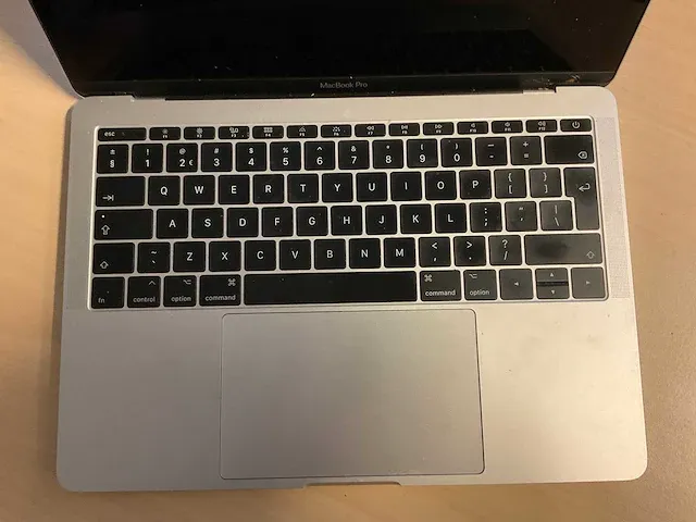 Apple - macbook pro - laptop - afbeelding 2 van  8