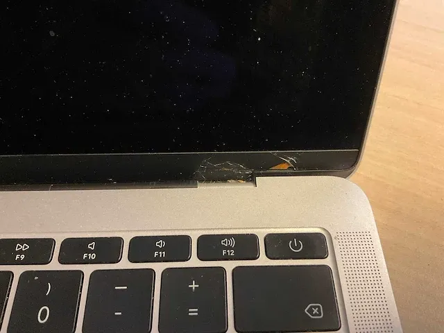 Apple - macbook pro - laptop - afbeelding 7 van  8