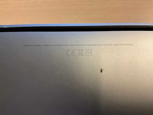 Apple - macbook pro - laptop - afbeelding 8 van  8
