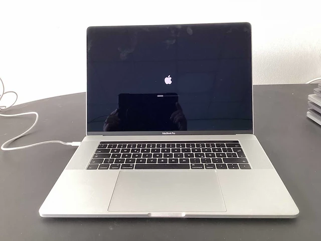 Apple - macbook pro a1707 - 15 i7-6820hq cpu @ 2.70ghz - laptop - afbeelding 4 van  6