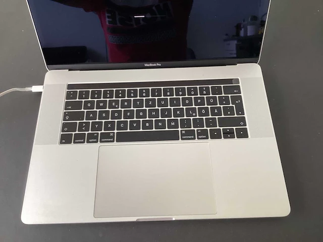 Apple - macbook pro a1707 - 15 i7-6820hq cpu @ 2.70ghz - laptop - afbeelding 5 van  6