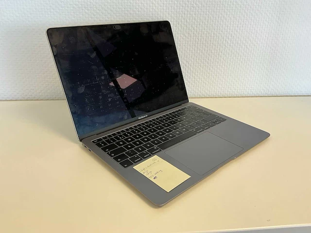 Apple - macbookair8,2 - laptop - afbeelding 1 van  6