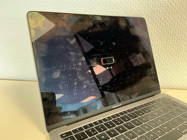 Apple - macbookair8,2 - laptop - afbeelding 3 van  6