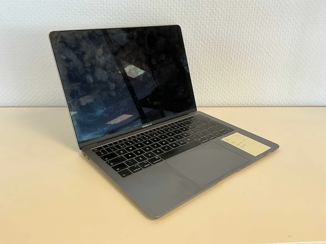 Apple - macbookair8,2 - laptop - afbeelding 1 van  6