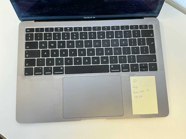 Apple - macbookair8,2 - laptop - afbeelding 2 van  6