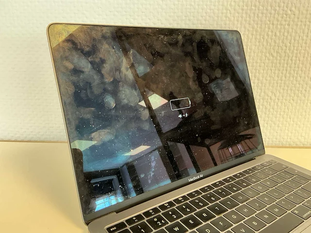 Apple - macbookair8,2 - laptop - afbeelding 3 van  6