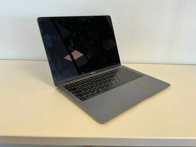 Apple - macbookair8,2 - laptop - afbeelding 1 van  5