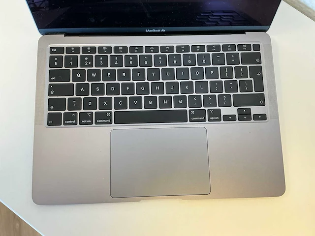 Apple - macbookair9,1 - laptop - afbeelding 2 van  6