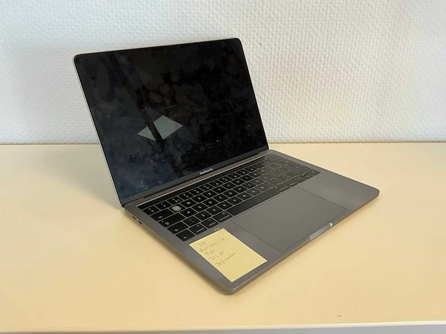 Apple - macbookpro13,2 (13 inch) - laptop - afbeelding 1 van  6