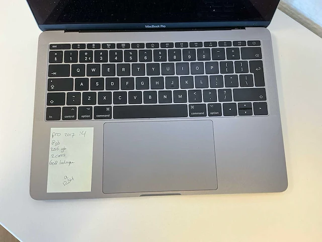 Apple - macbookpro14,1 (13 inch) - laptop - afbeelding 2 van  6