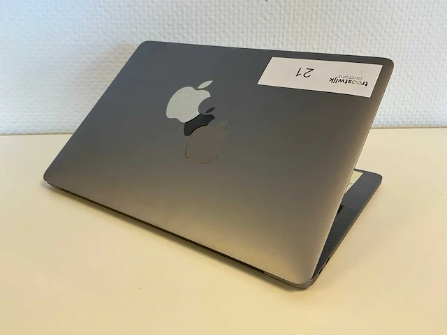 Apple - macbookpro14,1 (13 inch) - laptop - afbeelding 4 van  6