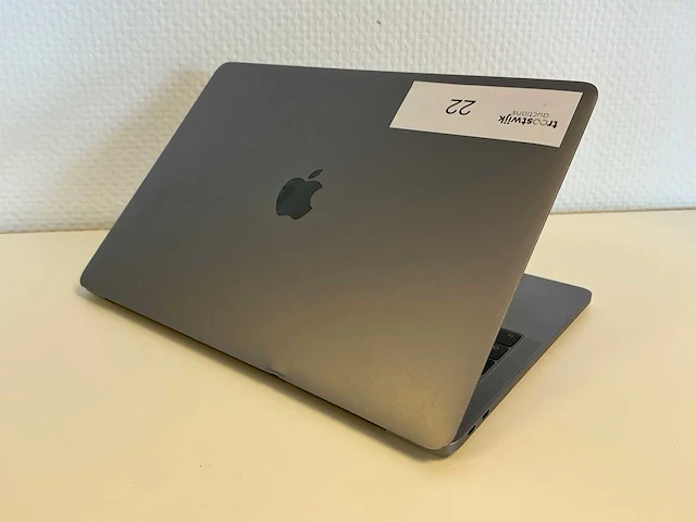 Apple - macbookpro14,1 (13 inch) - laptop - afbeelding 4 van  7