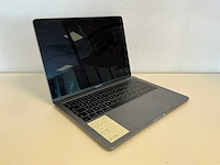 Apple - macbookpro14,1 (13 inch) - laptop - afbeelding 1 van  6