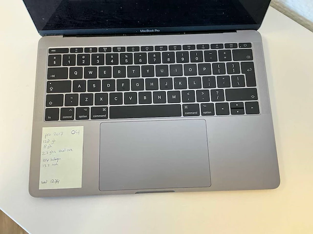 Apple - macbookpro14,1 (13 inch) - laptop - afbeelding 2 van  6
