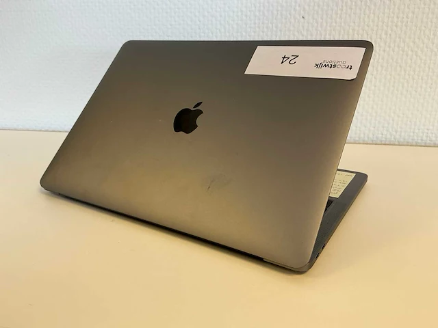 Apple - macbookpro14,1 (13 inch) - laptop - afbeelding 4 van  6