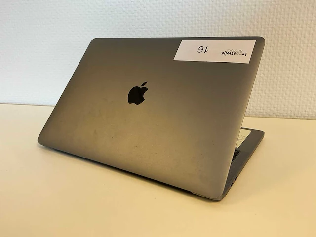 Apple - macbookpro15,4 (13 inch) - laptop - afbeelding 4 van  6
