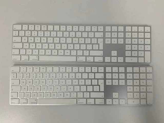 Apple - magic qwerty keyboard with numeric keypad (2x) - afbeelding 1 van  1