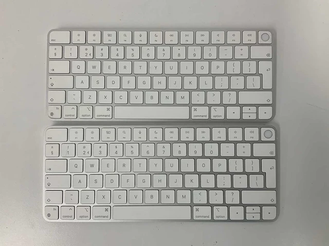 Apple - magic qwerty keyboard with touch id (2x) - afbeelding 1 van  1