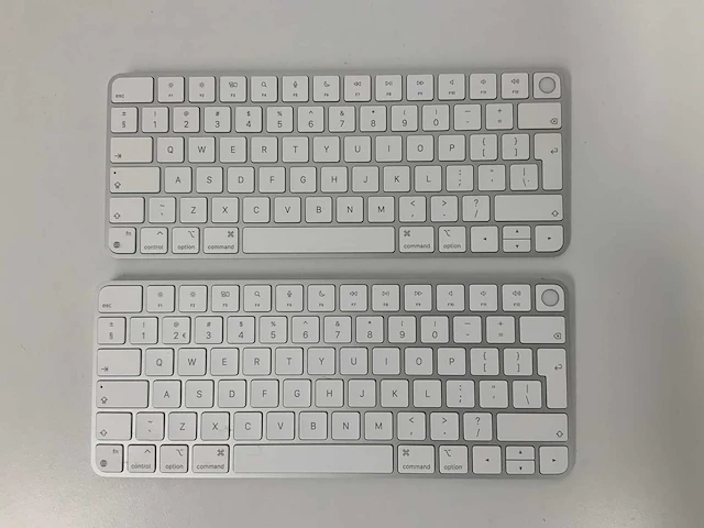 Apple - magic qwerty keyboard with touch id (2x) - afbeelding 1 van  2