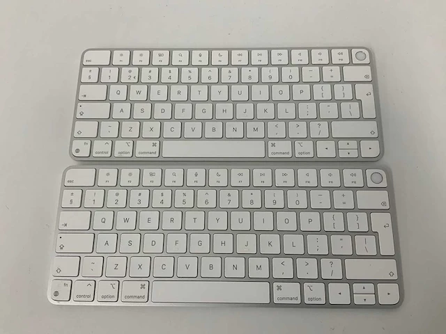 Apple - magic qwerty keyboard with touch id (2x) - afbeelding 1 van  2