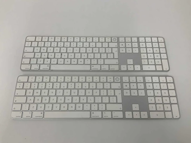 Apple - magic qwerty keyboard with touch id and numeric keypad (2x) - afbeelding 1 van  2