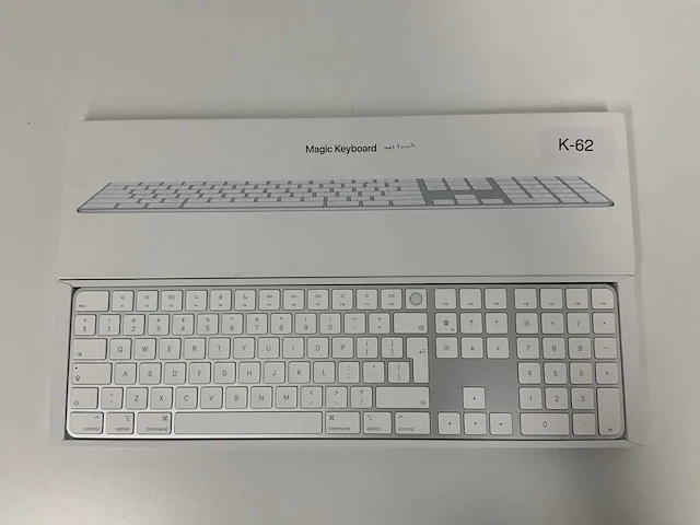 Apple - magic qwerty keyboard with touch id and numeric keypad - afbeelding 1 van  1