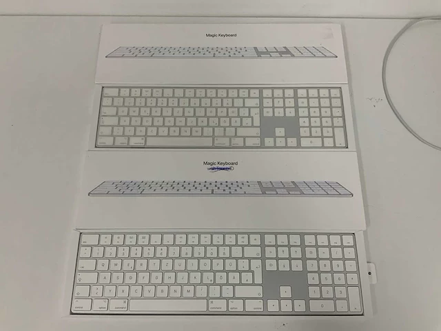 Apple - magic qwertz(de) keyboard with numeric keypad (2x) - afbeelding 1 van  1