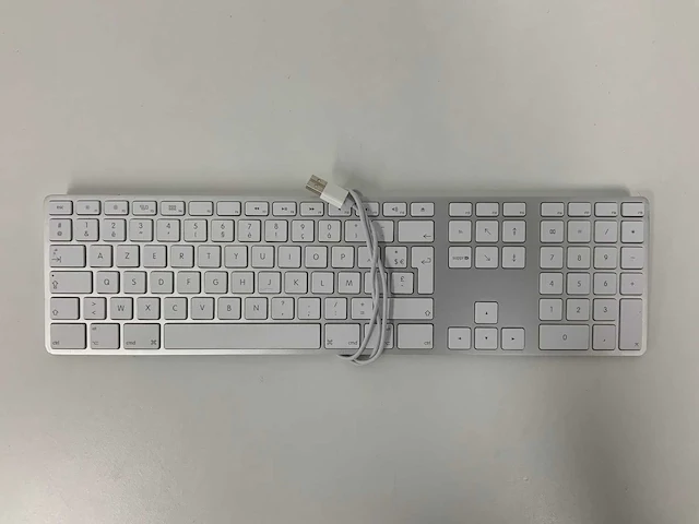 Apple - magic usb azerty keyboard with numpad - afbeelding 1 van  2