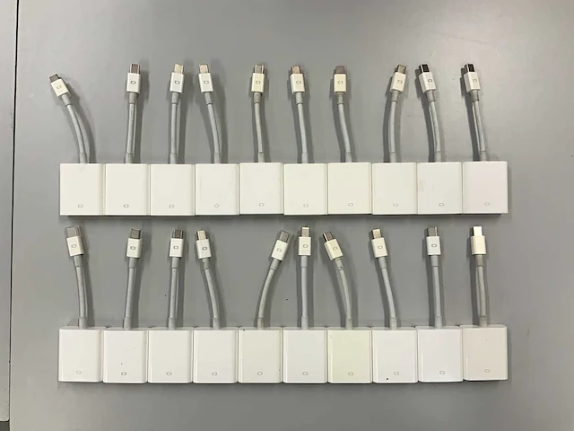 Apple - mini displayport to vga adapter (20x) - afbeelding 1 van  1