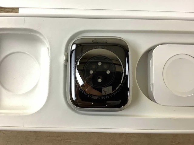 Apple - nike series 6 - smartwatch gps silver aluminium - afbeelding 6 van  7