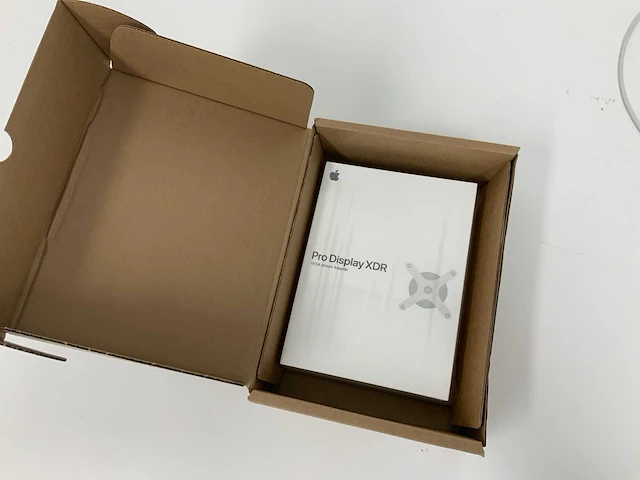 Apple - pro display xdr vesa mount adapter mwuf2fn/a - afbeelding 1 van  2