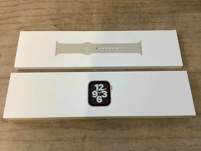 Apple - se - smartwatch gps gold aluminium - afbeelding 3 van  6