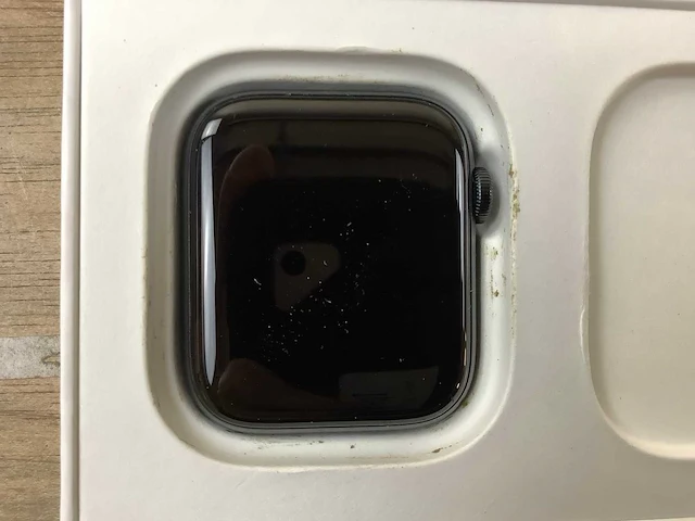 Apple - se - smartwatch gps midnight aluminium - afbeelding 5 van  7