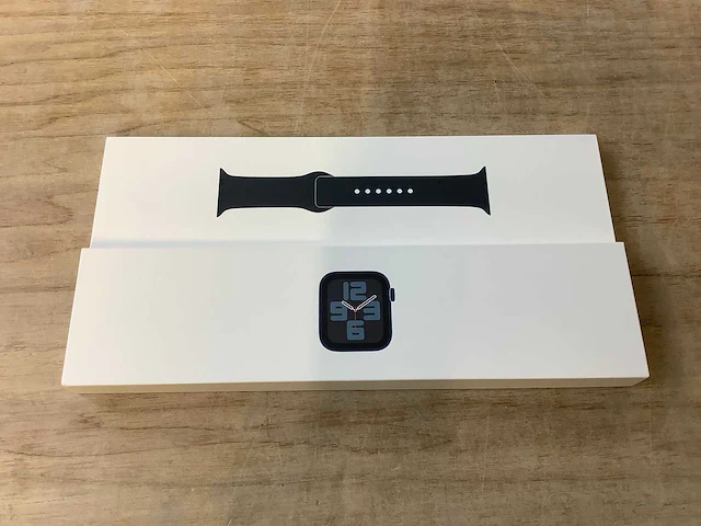 Apple - se - smartwatch gps midnight aluminium - afbeelding 3 van  7