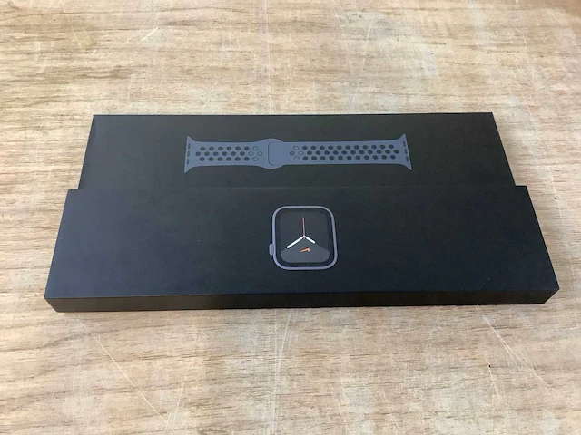 Apple - series 6 - smartwatch gps nike space gray aluminium - afbeelding 4 van  7