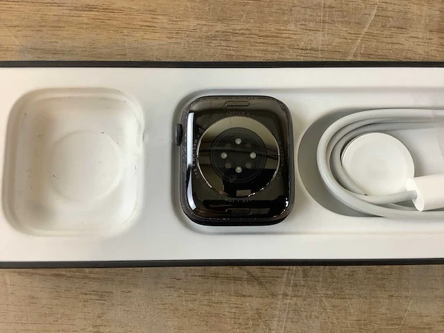 Apple - series 6 - smartwatch gps nike space gray aluminium - afbeelding 7 van  7