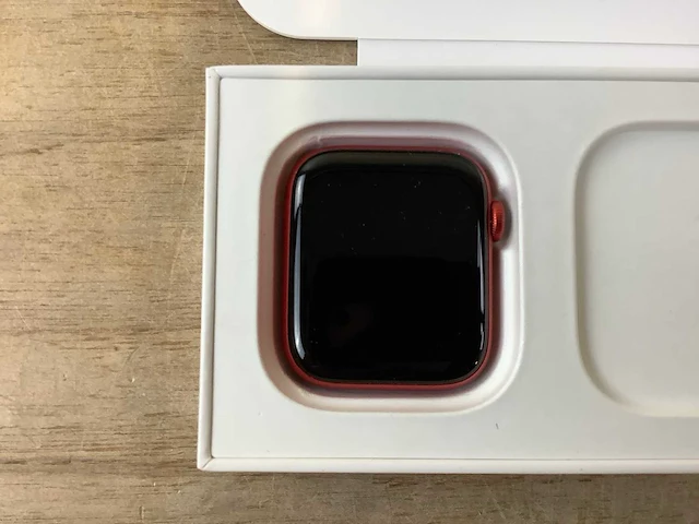 Apple - series 6 - smartwatch gps red aluminium - afbeelding 5 van  7
