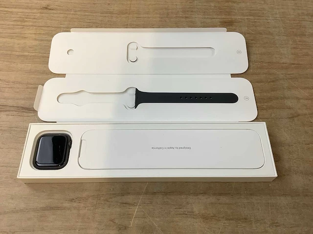 Apple - series 6 - smartwatch gps space gray aluminium - afbeelding 4 van  6