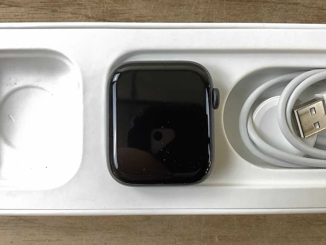 Apple - series 6 - smartwatch gps+ space gray aluminium - afbeelding 5 van  7