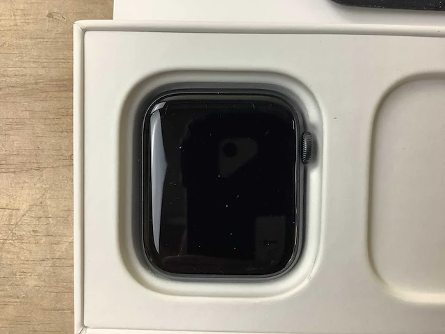 Apple - series 6 - smartwatch gps+ space gray aluminium - afbeelding 5 van  7