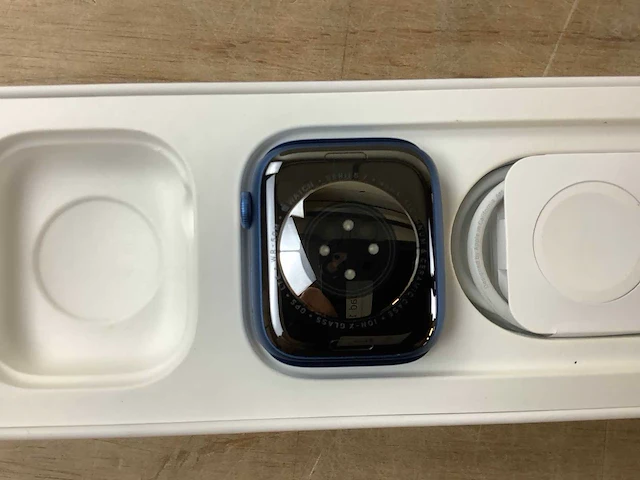 Apple - series 7 - smartwatch gps+ blue aluminium - afbeelding 6 van  7