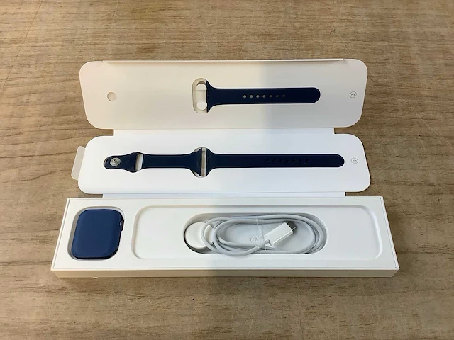 Apple - series 7 - smartwatch gps+ blue aluminium - afbeelding 4 van  7
