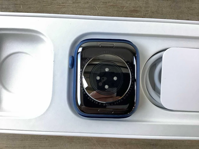 Apple - series 7 - smartwatch gps blue aluminium - afbeelding 6 van  7